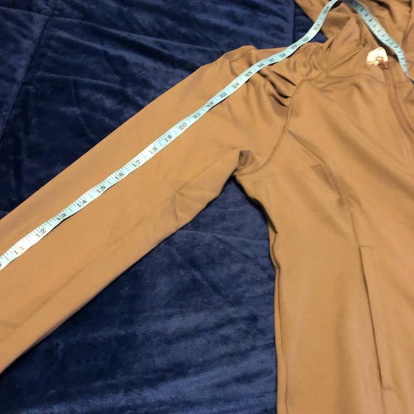 Yogalicious lux women’s zipup. - Picture 15 of 16